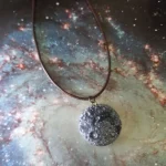 فروش گردنبند شیک ماه کامل