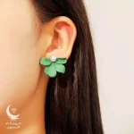 گوشواره میخی طرح گل و مروارید