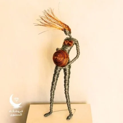 مجسمه انتزاعی خانم باردار