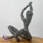 مجسمه زن یوگا