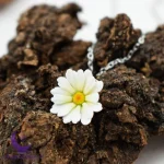 گردن آویز گل بابونه